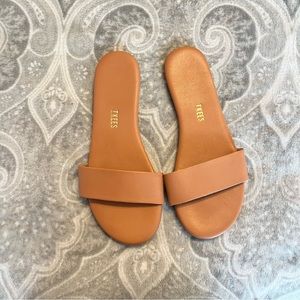 TKEES Alex slides gently worn